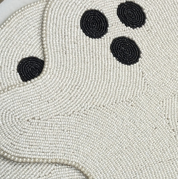 🆕 (4) Beaded Ghost Table Placemats 👻 Max Studio - Picture 3 of 4